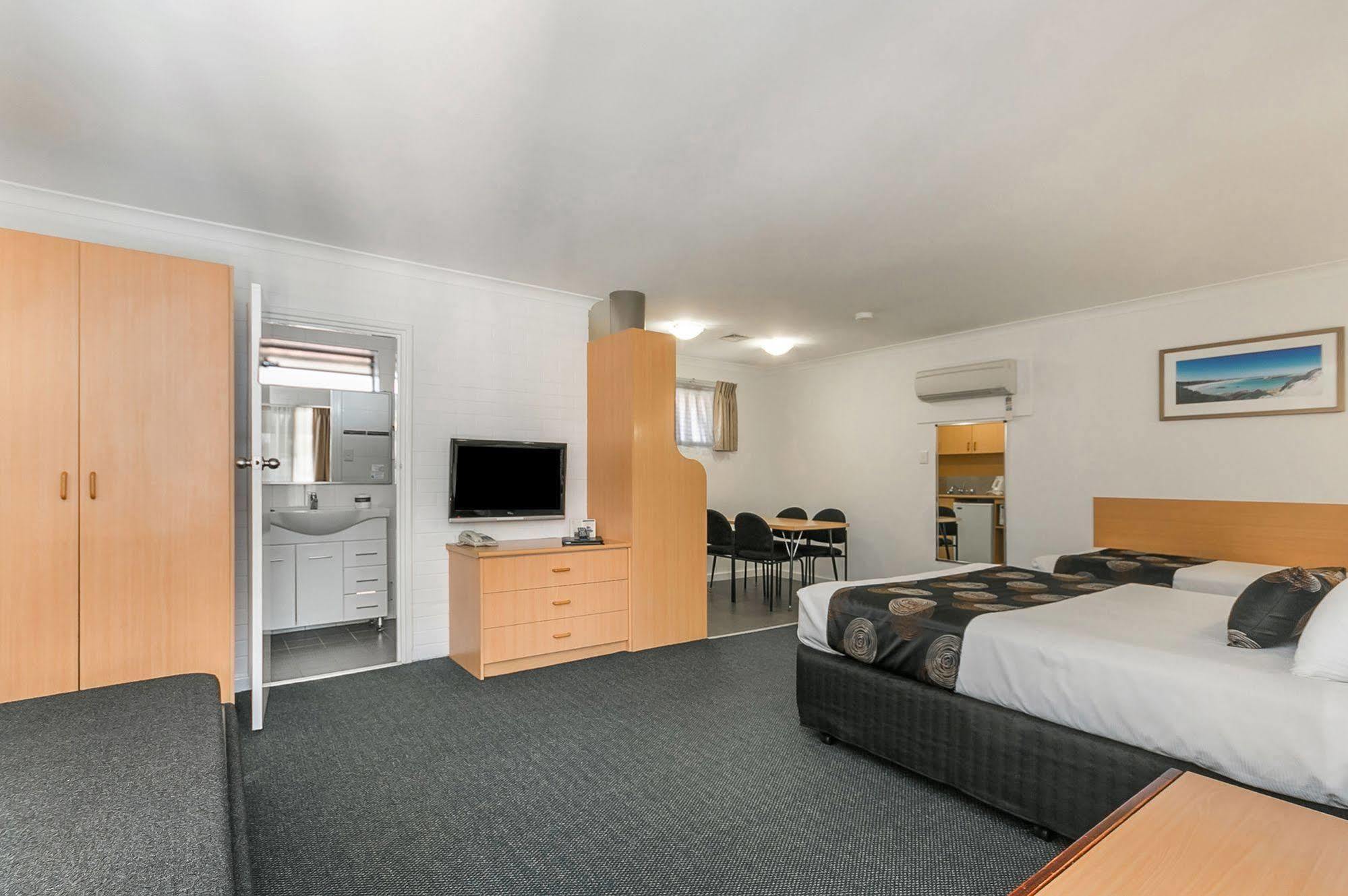 Flag Motor Lodge Perth Extérieur photo